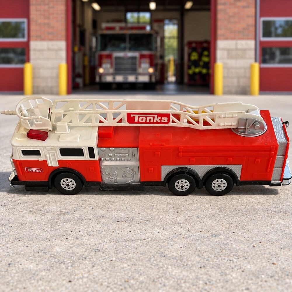 Tonka Large Plastic Ladder Fire Truck Red White Fire Engine Toy Used